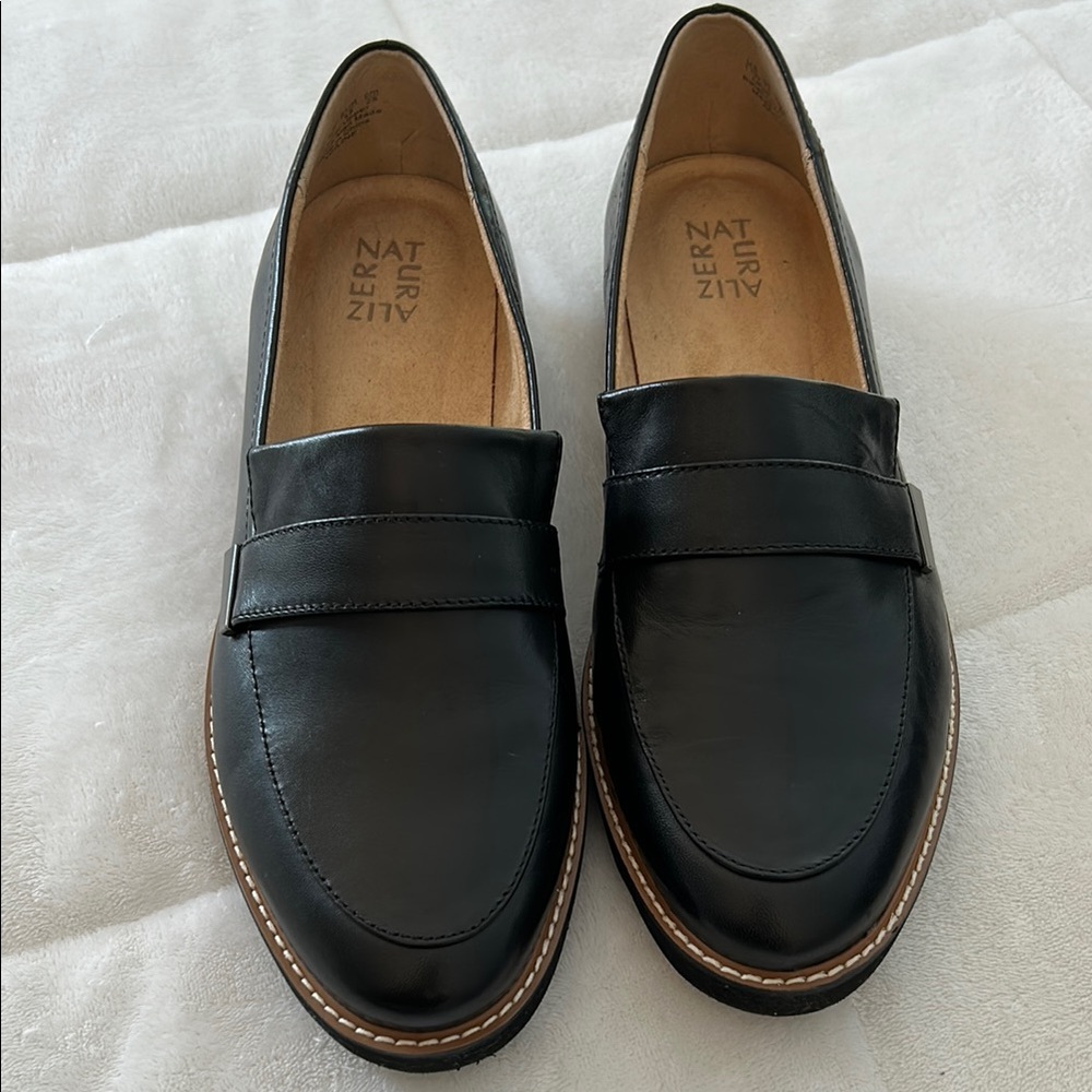 Naturalizer Black Leather Slip-On Loafers